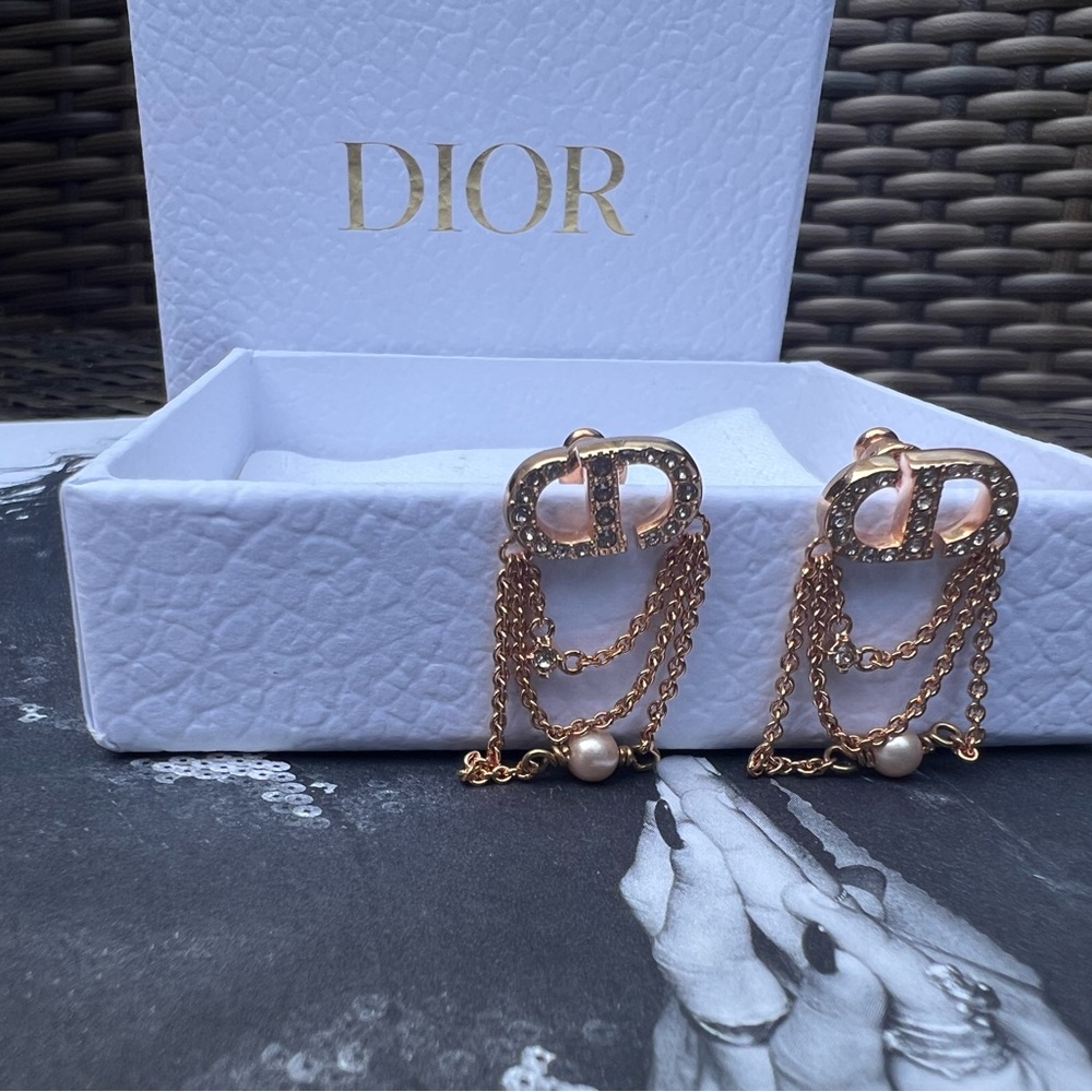 Dior Rose Gold Chain Pearl Earrings